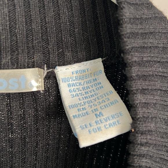 Black Rabbit Fur Vest - Picture 2 of 4